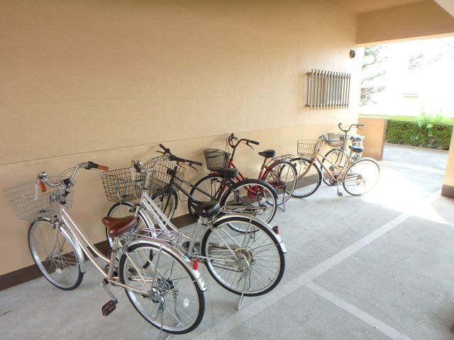 【その他共用部分】 | ルプリーズ西宮北口 | 自転車置場