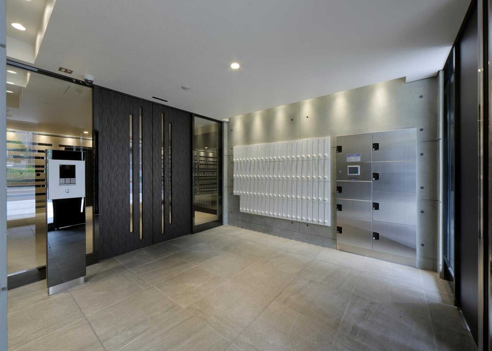 S-RESIDENCE谷町五丁目のエントランス
