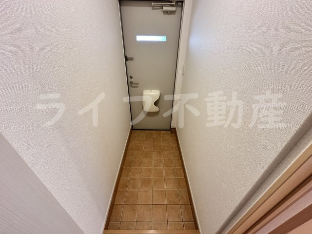 セレスコート花園の玄関|ゆったりとした玄関です
