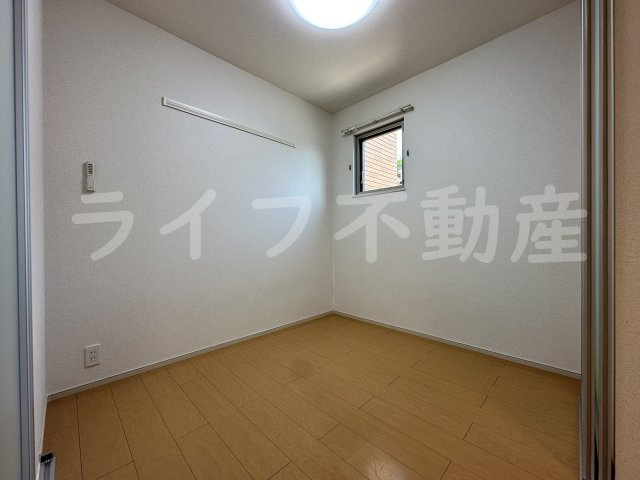 セレスコート花園の内装|明るい色調の室内です