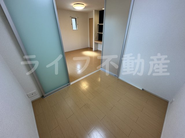 セレスコート花園の洋室|明るい洋室です
