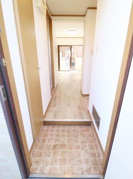 横浜市戸塚区上倉田町の賃貸マンションの玄関