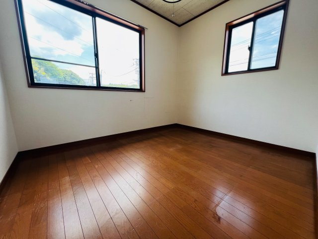 【洋室】 | 倉庫付き戸建　双葉郡富岡町大字小浜字中央　インナーバルコニー　4LDK