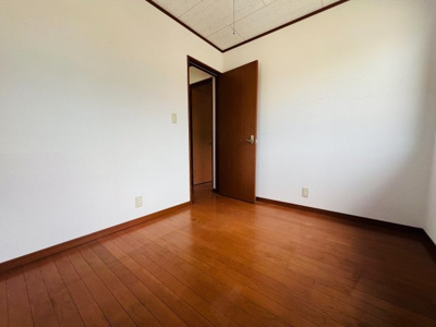 【洋室】 | 倉庫付き戸建　双葉郡富岡町大字小浜字中央　インナーバルコニー　4LDK