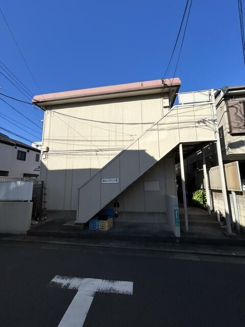 弥生レジデンスＡ棟のエントランス