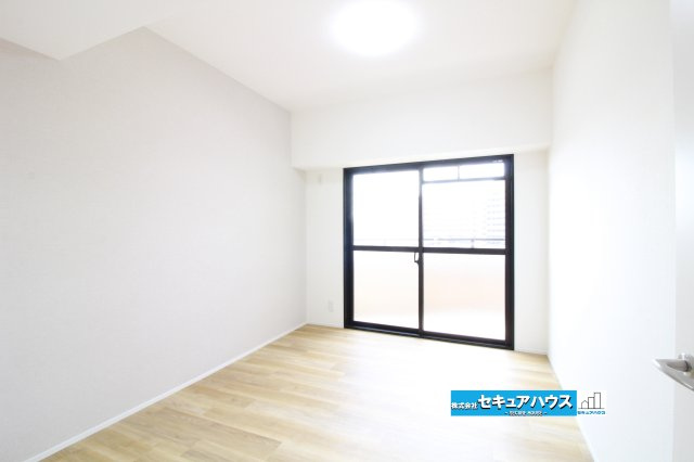【中古マンション】ユニーブル太田川の洋室|【洋室5.5帖】　　　　　　　　　　　　　　　　　　　　　　　　　　　　　　　　　　　　
◆お子様のお部屋や主寝室、来客時の宿泊室、趣味のお部屋としてもご利用いただけます♪
　　　　　　　　　　　　　