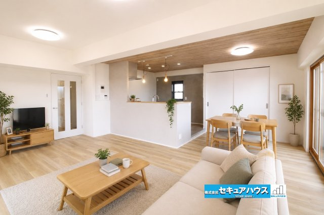 【中古マンション】ユニーブル太田川の居間・リビング|【LDK】
※家具はイメージです。
◆クロス張替済み
◆対面式のオープンキッチンは、家事をしながら家族の様子が一目でわかる安心＆便利設備♪
　　　　　　　　　　　　　　　　　　　　　　　　　　　　　　