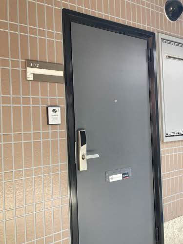 サンデール山崎町の玄関