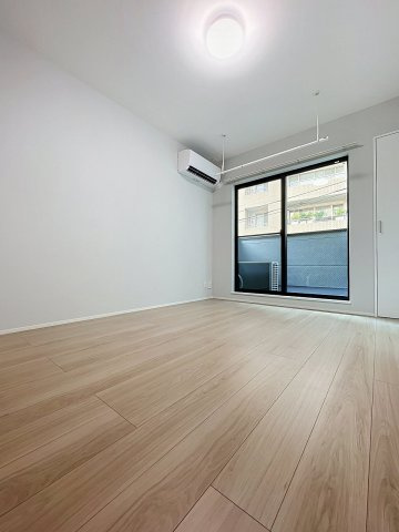 【居間・リビング】 | プラフィド | ★バルコニー付きで明るく開放感のあるお部屋です♪★