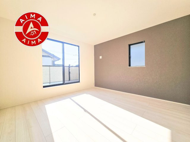 福岡市西区野方5丁目第1-2棟（2号棟）の内観：施工例|主寝室には収納力に優れたクローゼットがありますので、お部屋もすっきり片付きます。