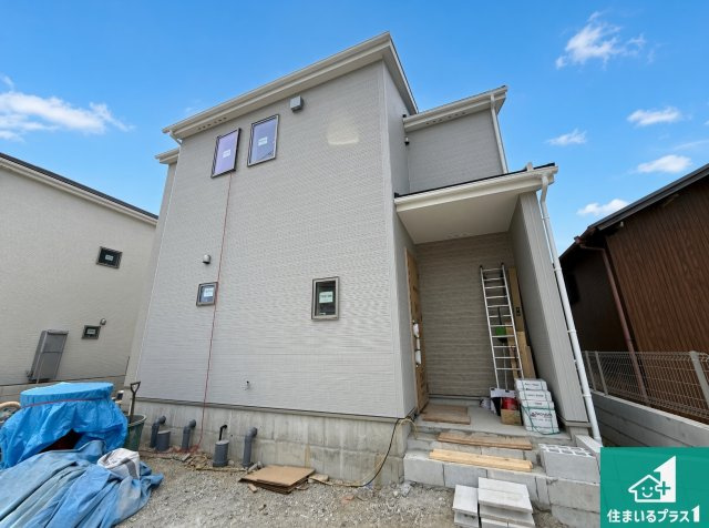 泉佐野市上瓦屋　第1期　新築一戸建ての外観|現在建築中！落ち着いた街並みで新生活を始めることが出来そう！周辺の物件も併せてご紹介させて頂きます！