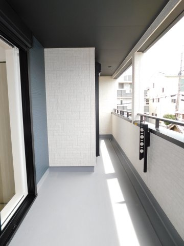 名古屋市港区船頭場２丁目の新築一戸建のバルコニー|◇バルコニー◇　　洋室２部屋に面したインナーバルコニー♪　急な天候の変化でも安心です！