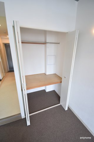 ミールズ江坂　仲介手数料無料の収納