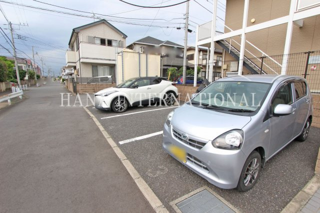 レオパレス上台ハイツの駐車場