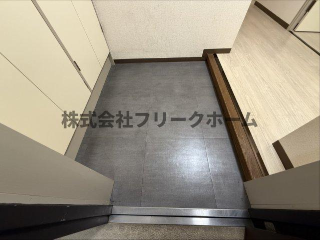 小金井市本町２丁目の賃貸マンションの玄関
