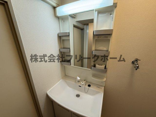 小金井市本町２丁目の賃貸マンションの洗面所