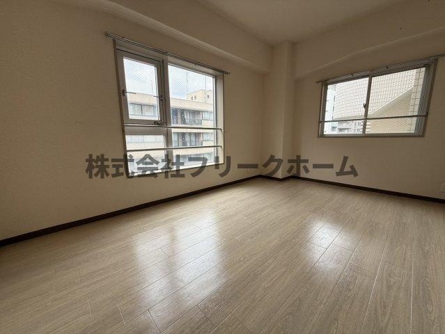 小金井市本町２丁目の賃貸マンションの居間・リビング