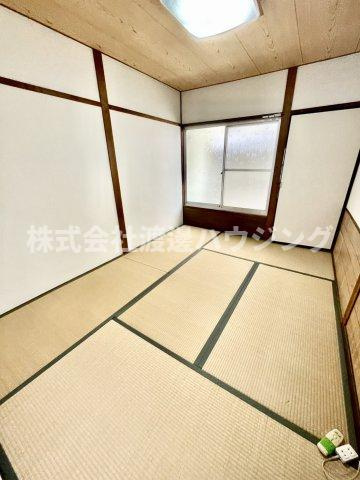 南津の辺町貸家の和室