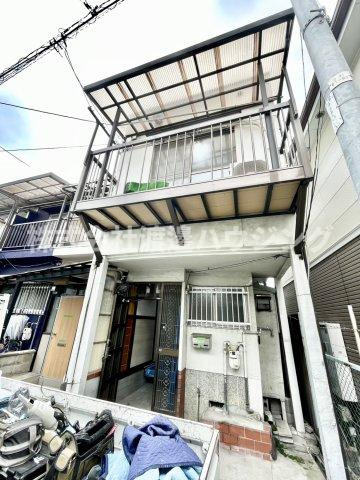 南津の辺町貸家の外観