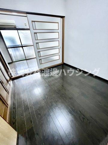 南津の辺町貸家の居間・リビング