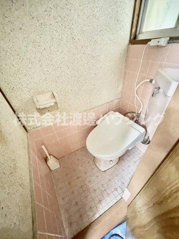 南津の辺町貸家のトイレ