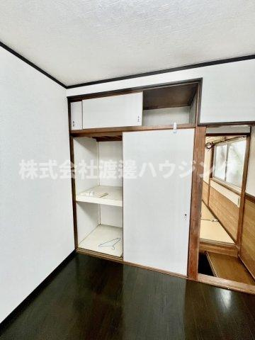 南津の辺町貸家の収納