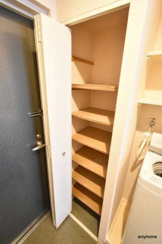 ミールズ江坂　仲介手数料無料の収納