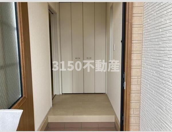 マイホームネクスト西川手　1号棟の玄関