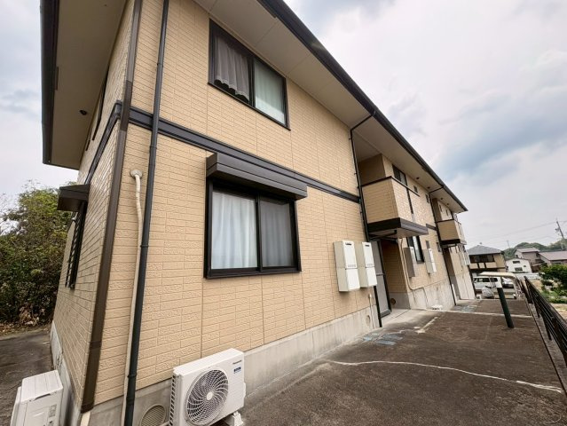 グランドゥールスードA棟の外観