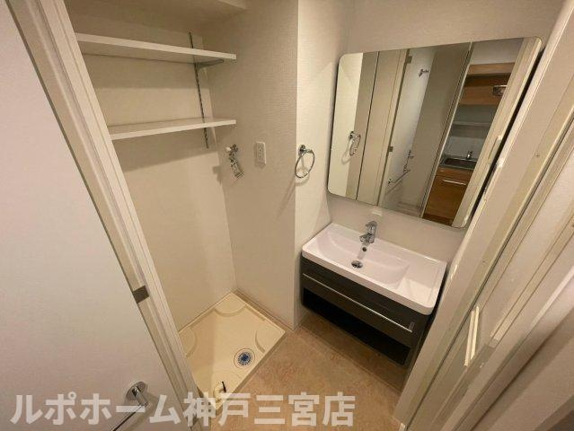 セレニテ神戸ミラクの洗面所