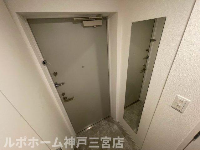 セレニテ神戸ミラクの玄関
