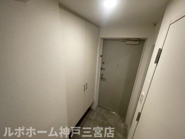 セレニテ神戸ミラクの玄関