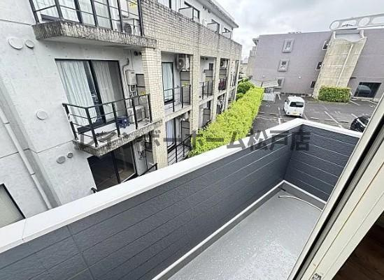Ｓａｋｕｒａ矢切駅前のバルコニー