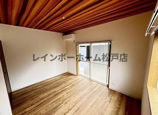 Ｓａｋｕｒａ矢切駅前の居間・リビング