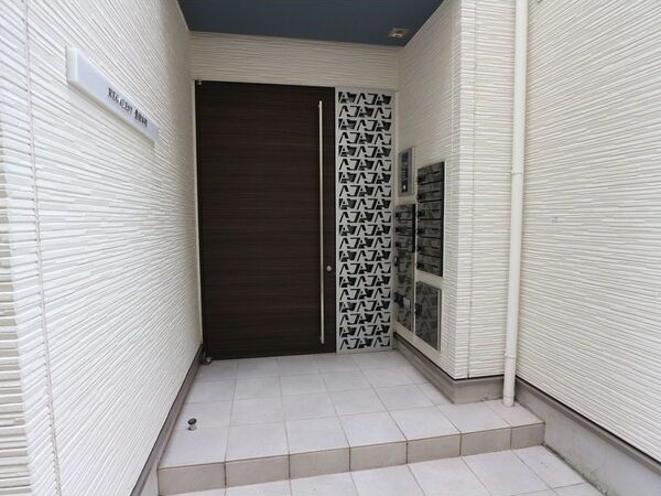 REGALEST豊田本町のエントランス