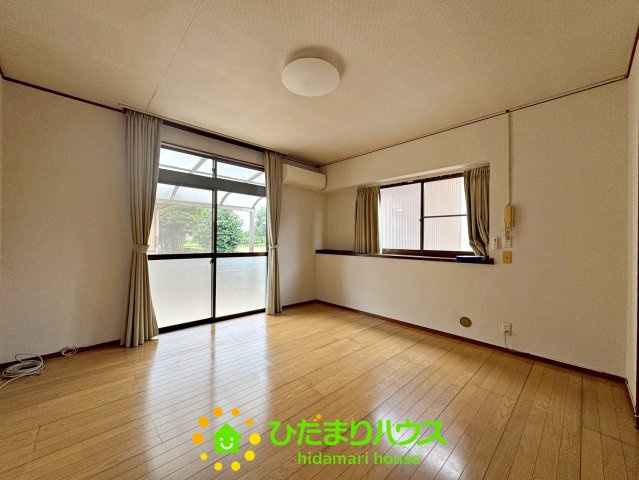 加須市馬内　中古一戸建ての居間・リビング