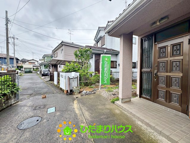 加須市馬内　中古一戸建ての前面道路含む現地写真