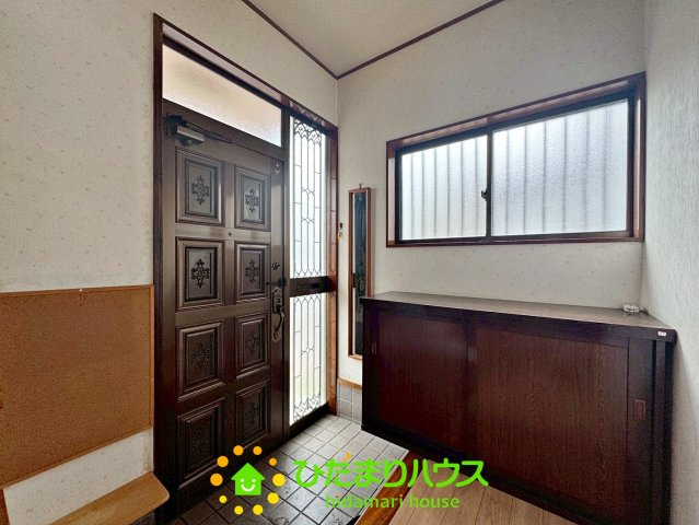 加須市馬内　中古一戸建ての玄関