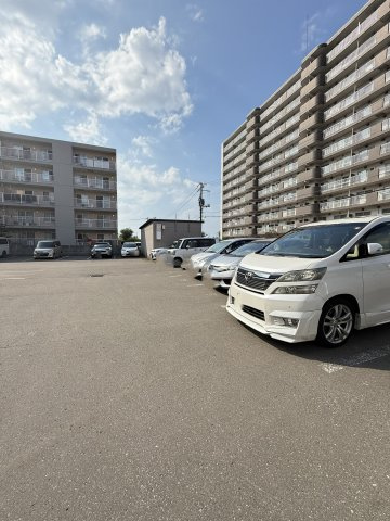 ロピア稲積公園Ⅱの駐車場