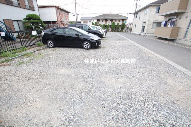 コーポミナモトⅢの駐車場