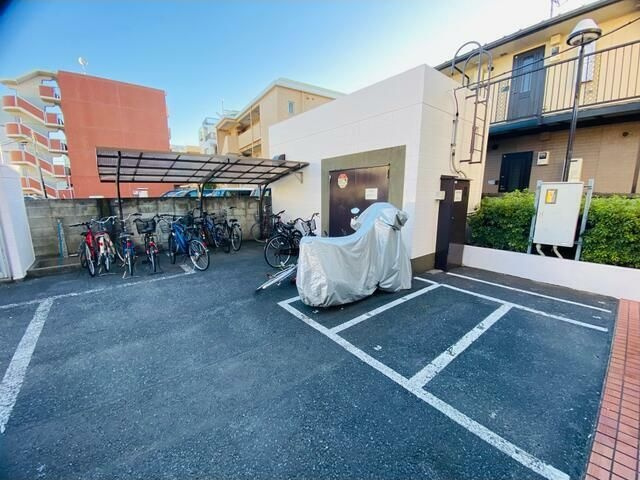 グランベール２号館の駐車場