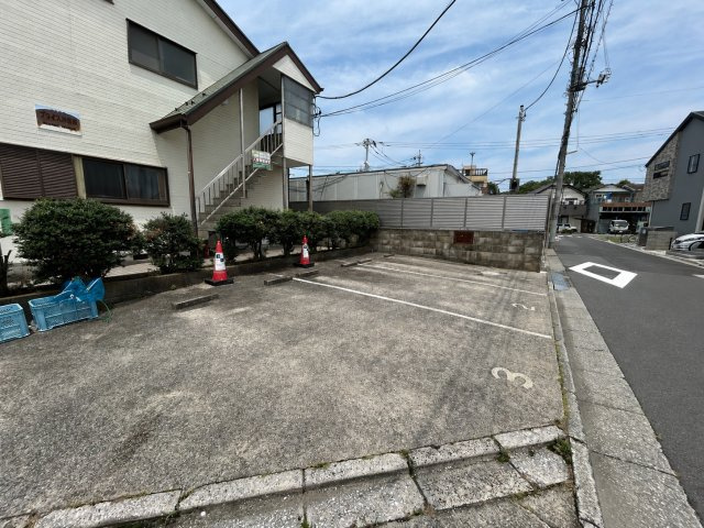 プライズ神星の駐車場