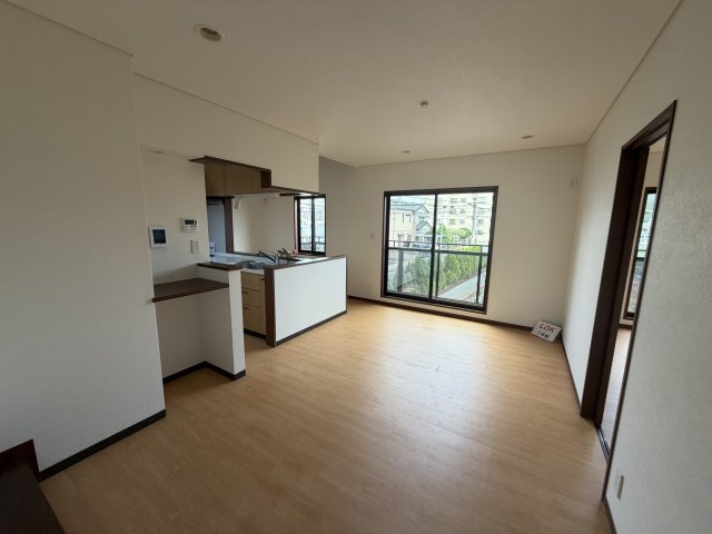 東村山市恩多町　二世帯住宅の居間・リビング|2階LDK