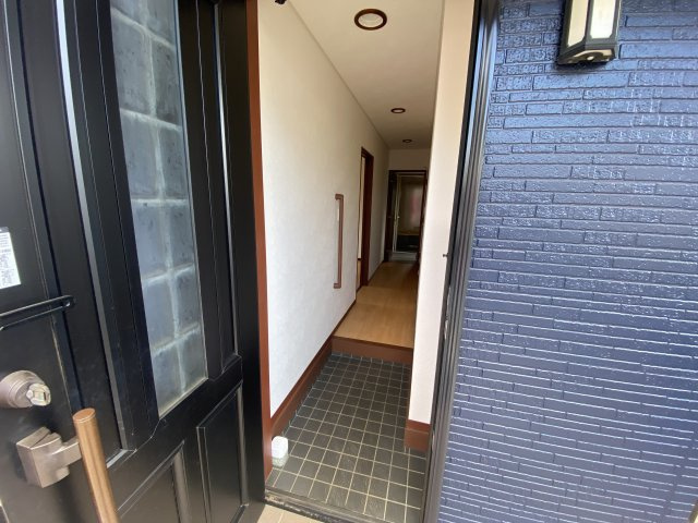 東村山市恩多町　二世帯住宅の玄関