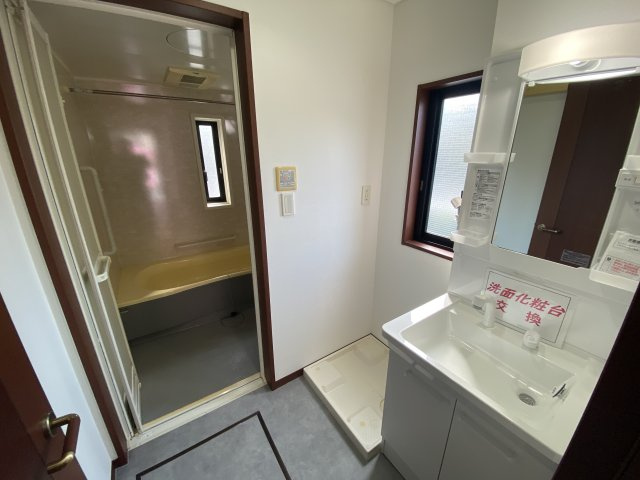 東村山市恩多町　二世帯住宅の脱衣所