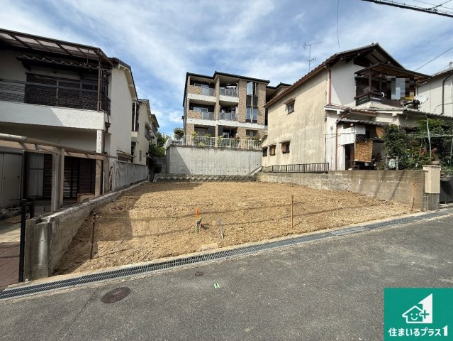 枚方市藤阪東町　売土地の外観|周辺は落ち着いた街並みの住宅地！子育てがしやすい住環境です！現地でしかわからない事もございます。是非一度ご覧ください。