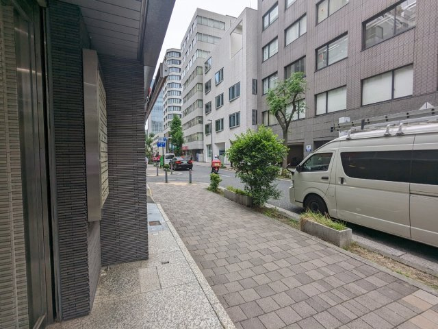 馬車道DOMONビルのエントランス