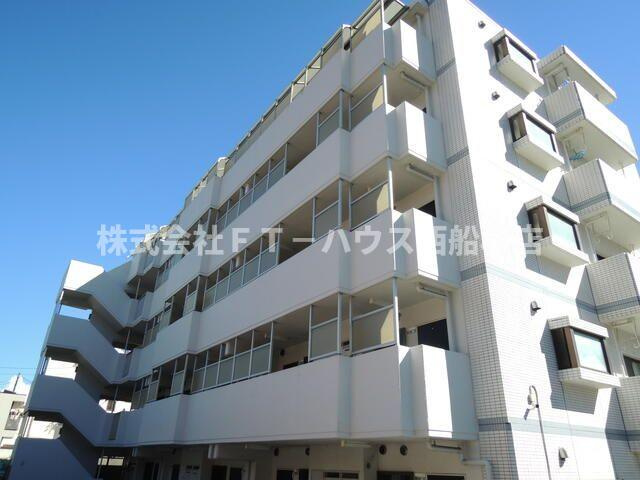 ロイヤルマンション市川の外観