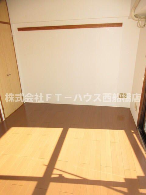 ロイヤルマンション市川の寝室