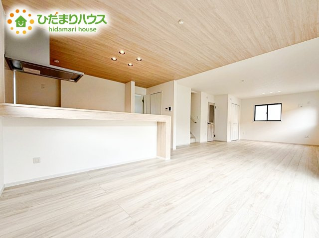 【居間・リビング】 | 水戸市吉沢町5期　新築戸建　1号棟 | 開放感あるLDKを確保！家族が集まるリビングはゆったり過ごしリフレッシュする場として居心地の良い空間にしたいですね。